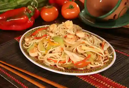 Chow Mein de Camarón y Pollo