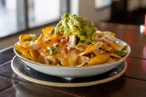 Nachos con Guacamole y Queso