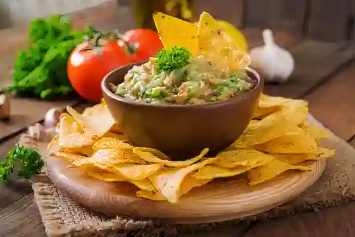 Nachos con Guacamole