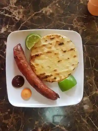 Chorizo Santarrosano con Arepa