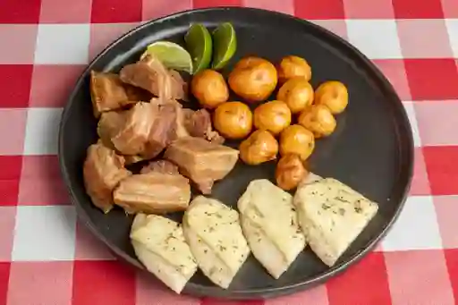 Chicharrón Carnudo