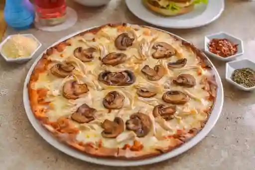 Pizza de Pollo con Champiñones Mediana
