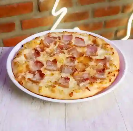 Pizza de Tocineta y Ajo