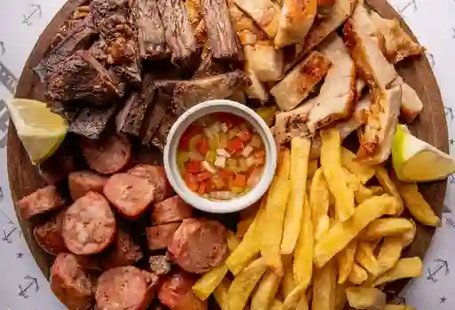 Picada Salchipapa