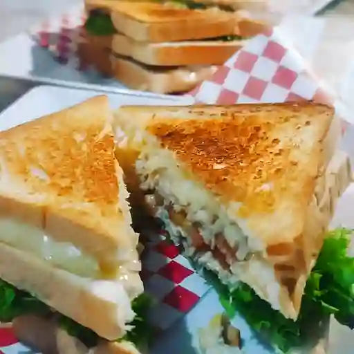 Sándwich de Doble Pollo