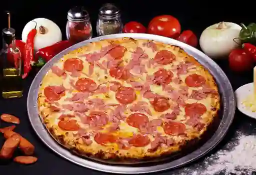 Pizza Jamón y Peperoni