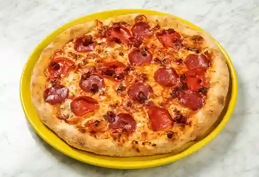 Pizza Salami y Tocineta