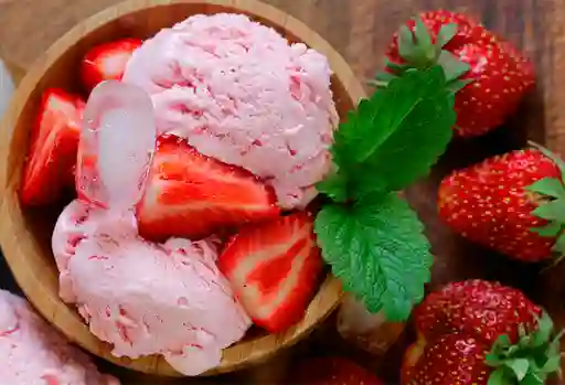 Fresas con Crema y Helado Pequeña