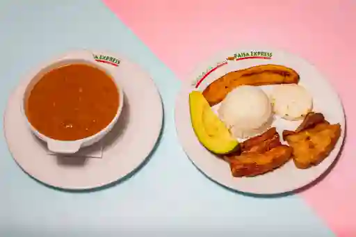 Frijoles con Chicharrón