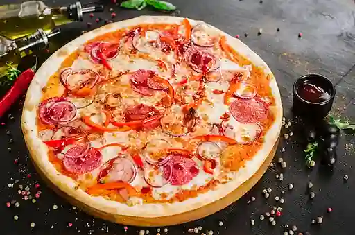 Pizza de Carnes Clásica
