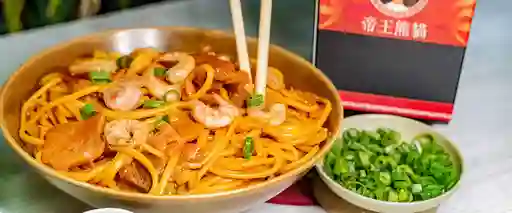 Espagueti con Camarón y Pollo