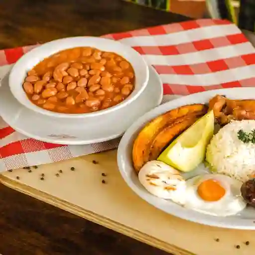 Bandeja Paisa con Cerdo