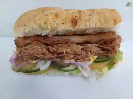 Sándwich de Cerdo BBQ y Tocineta 15 Cm