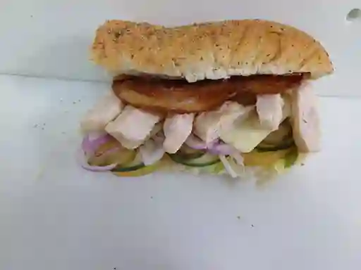 Sándwich de Pollo y Tocineta 15 Cm