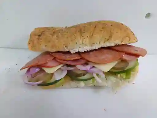 Sándwich de Pepperoni y Salami 15 Cm