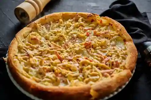 Pizza Pollo Bechamel-Tocineta