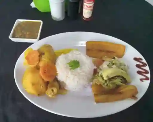 Pollo Guisado