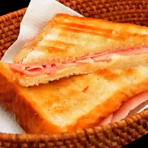 Sándwich de Jamón y Queso