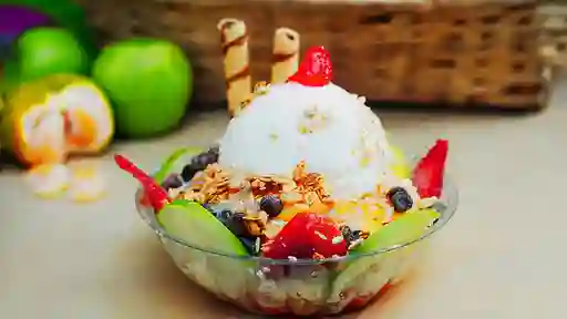 Ensalada de Frutas y 1 Bola de Helado