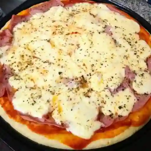 Pizza Jamón y Queso Medium