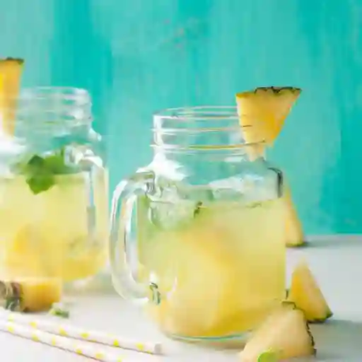 Limonada de Piña 16 Oz