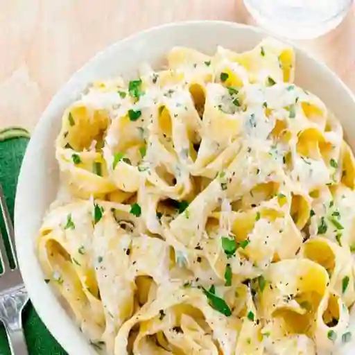 Pasta Tocineta con Champiñones