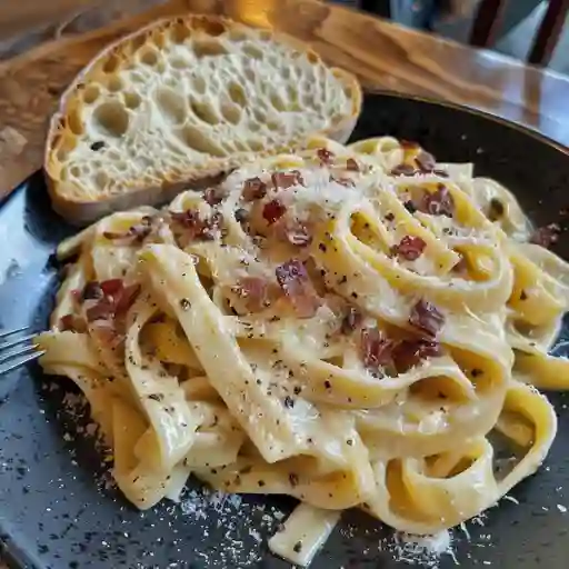 Fettuccine Artesanal a la Carbonara