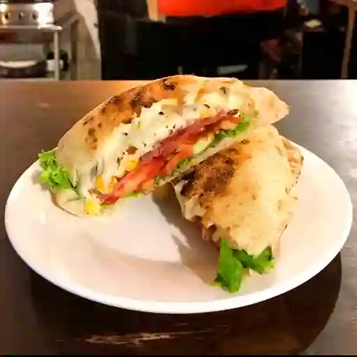 Pizza Sándwich Jamón de Cordero