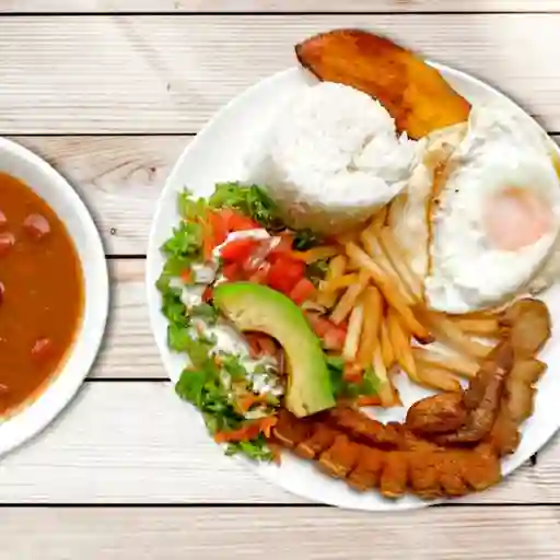 Almuerzo de Chicharrón