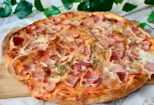 Pizza de Jamón y Tocineta Pollo
