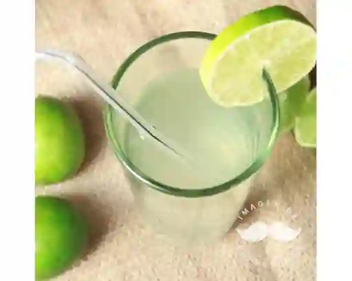 Limonada Natural con Esencia Verde