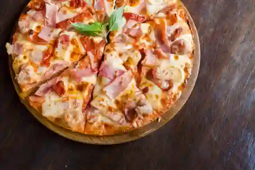 Pizza Jamón y Queso