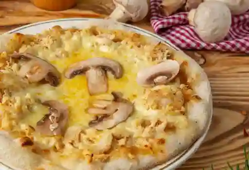 Pizza de Pollo y Champiñón Small
