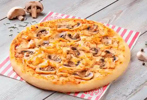 Pizza Pollo y Champiñones