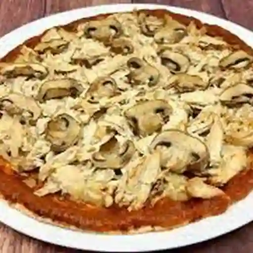 Pizza Pollo Champiñón