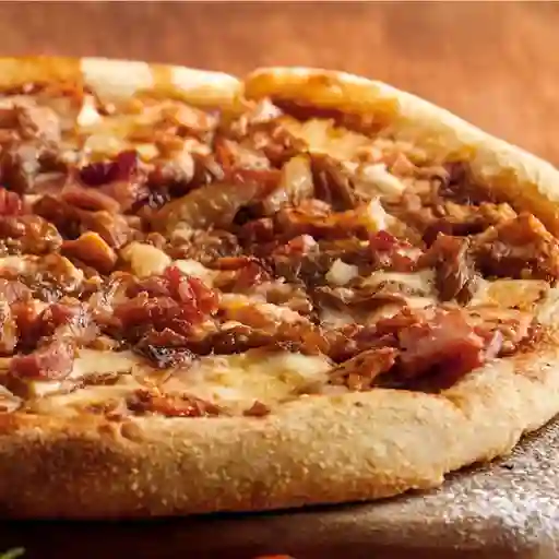 Pizza Pollo BBQ y Tocineta