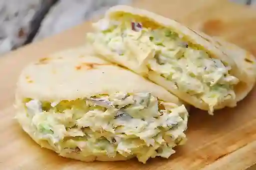 Arepa de Pollo Desmechado