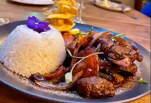 Lomo Saltado