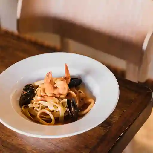 Tagliatelle de Mar y Pomodoro