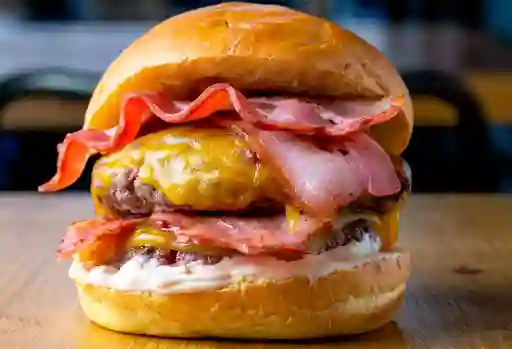 Hamburguesa Mixta de Pollo Desmechado