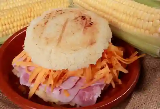 Arepa de Jamón y Queso