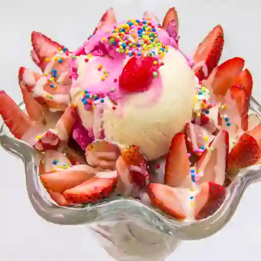 Fresas con Crema Grande y Helado