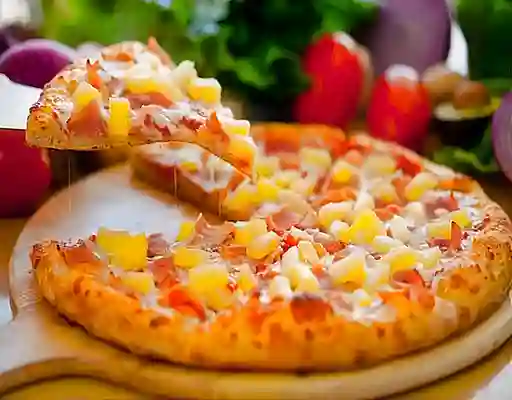 Pizza de Jamón Queso y Maíz