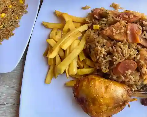 Combo Arroz Ranchero y Pollo Frito