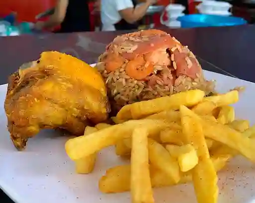 Combo Arroz Chino y Pollo Frito