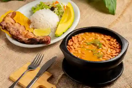 Cazuela de Frijoles