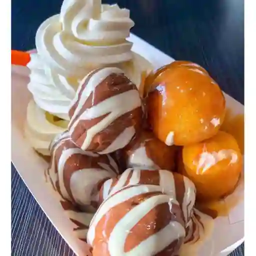 1 Caja de 12 Donas+2 Helados Sundae Vainilla