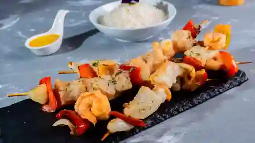 Brochetas Huancaina