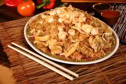 Chow Fan de Pollo y Camarón