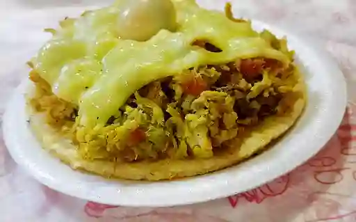 Arepa con Mondongo